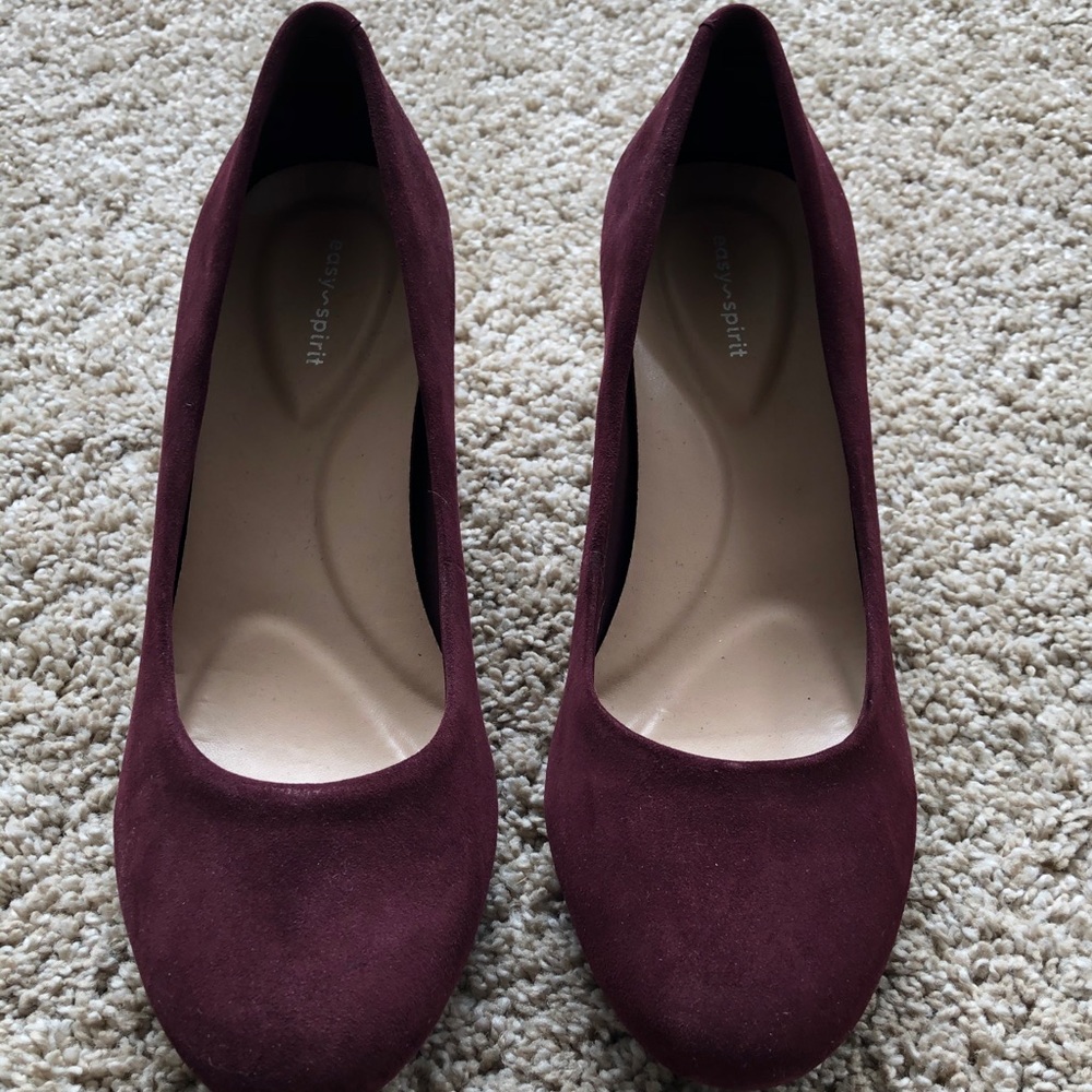 Easy Spirit Suede Pumps